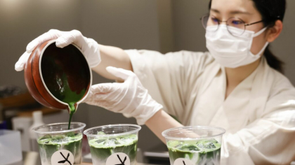 Matcha: ceaiul japonez care cucerește lumea. Care sunt beneficiile acestei băuturi