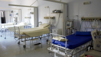 Cum a fost posibil ca o femeie să fie jefuită chiar în timp ce se afla pe masa de operație. Metoda folosită de hoțul care ar fi acționat la pont