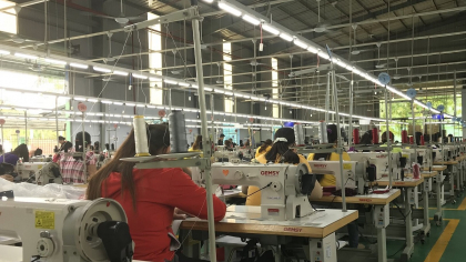Concedieri 2025. Un gigant olandez de modă, care deține 5 fabrici în România, face restructurări masive. Sute de angajați vor rămâne pe drumuri