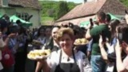Prăjitura de sezon, produsă în Transilvania și vândută în toată țara. A încercat-o și regele Charles