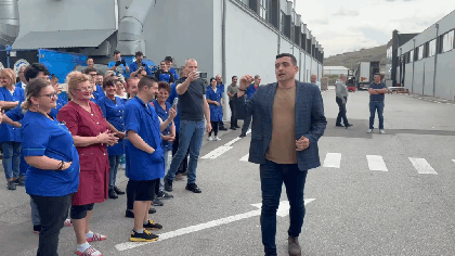 George Simion, în vizită la o fabrică din Alba: Îl punem pe Călin în fruntea țării