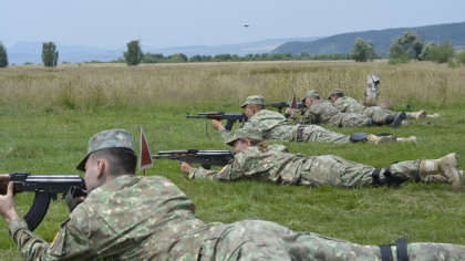 Exerciții militare cu muniție de război, în Tulcea. Perioada în care cetățenii sunt avertizați să evite zona garnizoanei Cataloi
