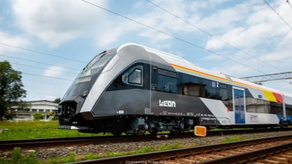 Primul tren fabricat integral în România ajunge joi în Bucureşti. „Leon” este construit de Electroputere VFU Paşcani