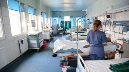 Anchetă penală la Spitalul Municipal din Caracal. O doctoriță este acuzată de o pacientă că a aruncat cu apă în ea