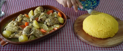 Cum prepară moldovencele ostropel de pui alb. O rețetă ușoară și delicioasă