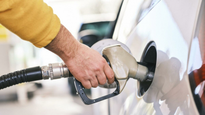 Preț carburanți 15 mai. Cât costă joi benzina și motorina, vești proaste pentru șoferi