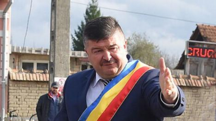 Bihor: Primar condamnat cu executare pentru braconaj, după uciderea accidentală a unui pădurar în timpul unei partide ilegale de vânătoare