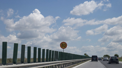 Accident pe Autostrada Soarelui. O persoană a fost rănită, iar două mașini au rămas blocate pe A2