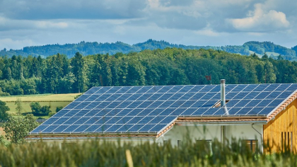 Anchetă amplă a ANAF: O grupare care acţiona în România, Bulgaria şi Belgia, acuzată de evaziune fiscală în domeniul panourilor fotovoltaice