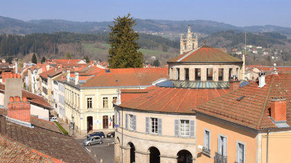 Case de 1 euro în Franţa. Satul care îţi deschide porţile pentru noi locuitori