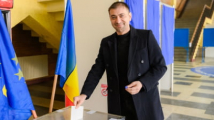Gabriel Zetea, despre scoaterea celor 65 de miliarde de lei din fondul de rezervă, în guvernarea Ciolacu: „Banii au fost împărțiți către ministere, s-au plătit pensii pentru a se încerca ținerea cheltuielilor sub control” (VIDEO)