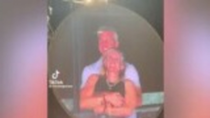 Astronomer anunță suspendarea directorului general, după apariția unui videoclip viral de la concertul Coldplay