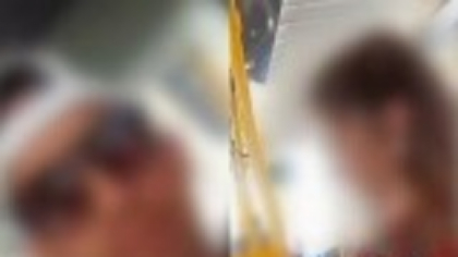 Un bărbat s-a postat pe Tiktok în timp ce hărțuia o tânără în tramvai, în Cluj. A fost reținut