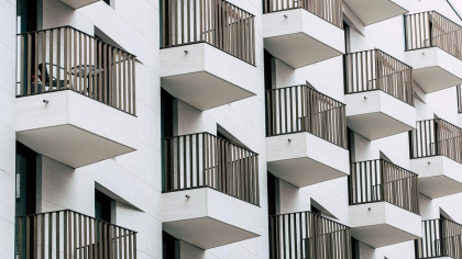 Cât a crescut prețul unui apartament cu 2 camere din București, după ce cursul euro a sărit de 5 lei. Lovitură dură pentru banii românilor