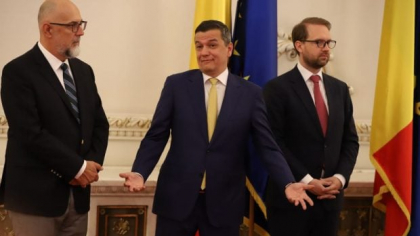 Principalele prevederi din programul de guvernare: două cote de TVA, pensii speciale, comasarea instituțiilor. Lista completă a măsurilor