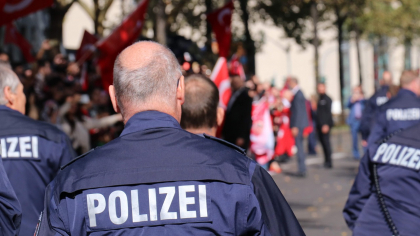 Teroare la 15 ani! Adolescenți din Germania, prinși plănuind atacuri cu bombe împotriva migranților