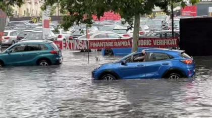 Cod roșu de ploi, val de urgențe la 112: Peste 2.200 de apeluri în 12 ore