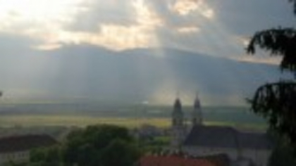 Vremea azi, 10 iulie. O să fie răcoare şi o să plouă în vest, în nord şi în zona centrală