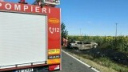 Doi șoferi morți, după un accident teribil între o mașină și o autoutilitară, în Teleorman. Unul dintre vehicule a luat foc