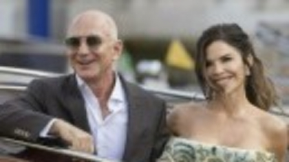 Una dintre cele 27 de rochii de designer ale lui Lauren Sanchez ar fi fost furată din hotel imediat după nunta cu Jeff Bezos