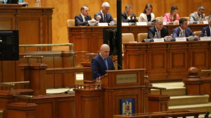 Lista finală a măsurilor din primul pachet adoptat de Guvernul Bolojan: TVA crește la 21%, accizele cu 10%”