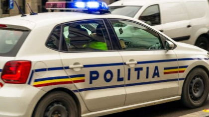 Scandal între vecini, în Brăila. Un bărbat a fost atacat cu spray lacrimogen, furcă și sapă și tăiat cu un cutter