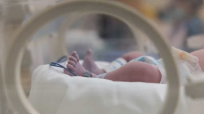 Moartea unei fetițe de 7 săptămâni, după tratament în două spitale din vestul țării, investigată de Colegiul Medicilor