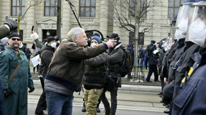 O mie de activişti de extrema dreaptă din mai multe ţări europene au organizat un marş la Paris