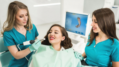 Stomatologie modernă în București? Nici nu mai încape vorbă. Programează o vizită la Dental Premier