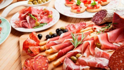 Orice consum de carne procesată e periculos pentru sănătate, avertizează experții. Ce ar trebui evitat