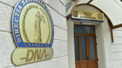 Primar din Botoșani, sub control judiciar pentru luare de mită. Ar fi cerut 200.000 de lei unui administrator de firmă într-un caz de modernizare a drumurilor