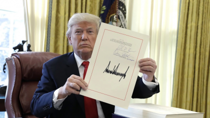 Atacul din Iran și lupta lui Trump cu statul profund