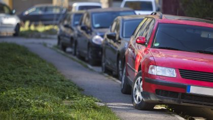 Ești taxat pentru mașină, deși NU mai ești proprietar. Termen legal 30 de zile. Legea pe care o uită românii