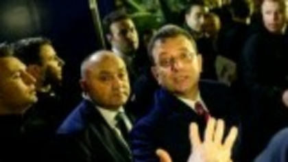 Primarul de opoziție al Istanbulului, Ekrem Imamoglu, a apărut în tribunal, acuzat de intimidarea procurorului general