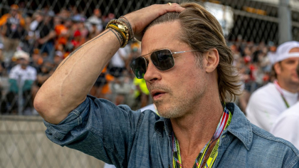 Brad Pitt și-a pus echipa de filmare pe fugă după ce a mâncat patru farfurii de fasole cu șuncă. „De atunci, mă controlez”