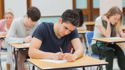 Perle la BAC 2025. Ce au scris elevii la examenul de Limba și Literatura română
