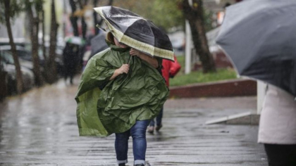 Vreme rece și precipitații în întreaga țară, în weekend. Județele care intră sub cod galben de ploi