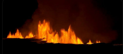 Turiști evacuați în zorii zilei, în Islanda, din cauza erupției unui vulcan