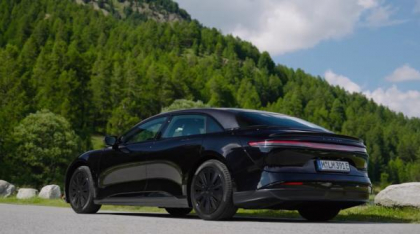Nou record mondial de autonomie stabilit de o mașină electrică: Cum arată Lucid Air Grand Touring și ce drum a parcurs după o încărcare