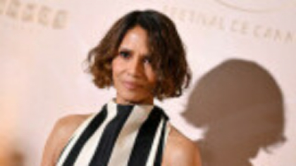 Halle Berry a fost nevoită să îşi schimbe rochia la Festivalul de la Cannes 2025. Reguli stricte pe covorul roșu anul acesta