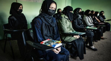 Cărțile scrise de femei, interzise de talibani în universitățile afgane