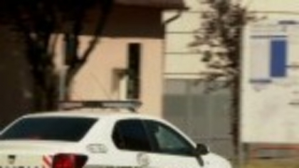 Un bărbat din Bistrița a fost arestat după ce a tras cu arma și a plecat cu mașina, băut, alături de copiii săi