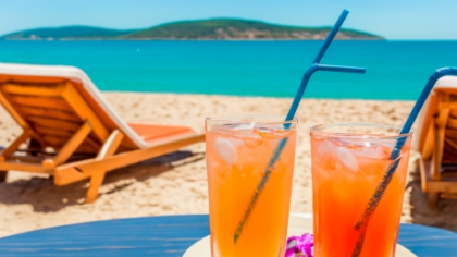 Pericolul ascuns din spatele vacanțelor all-inclusive. Cât de mult pierd românii crezând că trăiesc ca în paradis