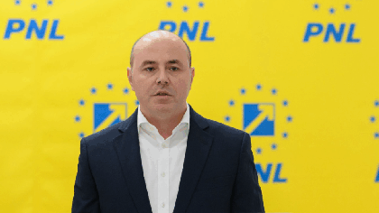Deputatul Alexandru Muraru propune referendum în PNL și votează cu Nicușor Dan