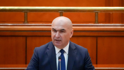 România, operațiune grea pentru reducerea deficitului. Guvernul Bolojan mizează totul pe o carte riscantă