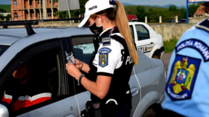Doi bărbați, reținuți după o tentativă de răpire. Au încercat să bage în mașină cu forța soția unuia dintre ei, în plin proces de divorț
