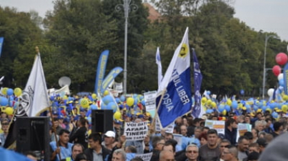 "Nu vom sta cu mâinile în sân". Polițiștii amenință preventiv cu proteste, de teamă că pensiile lor urmează după cele ale magistraților "Bătaie de joc!"