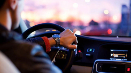 Un șofer a sărit la bătaie după ce a fost claxonat în trafic. Iată ce s-a întâmplat după