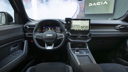 Dacia lansează primul pick-up truck cu 4 uşi după 19 ani. Cât va costa noul Duster Pick-Up
