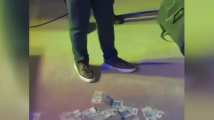 Un primar PSD aruncă cu bani la o petrecere cu manele de zilele comunei: „30 de milioane de la mine pentru voi, tată-ă-ă, fără număr”